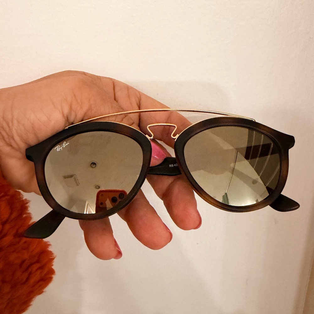 Ray-Ban Classic Brown Sunglasses - Picture 3 of 7